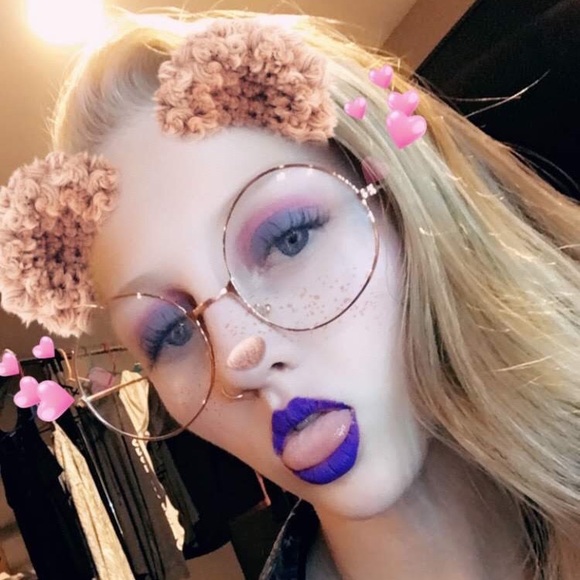 Meet your Posher, Hunter - Picture 1 of 1